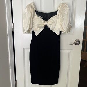 Vintage Scott McClintock Black, Cream Velvet Bow mini Dress with puff sleeves